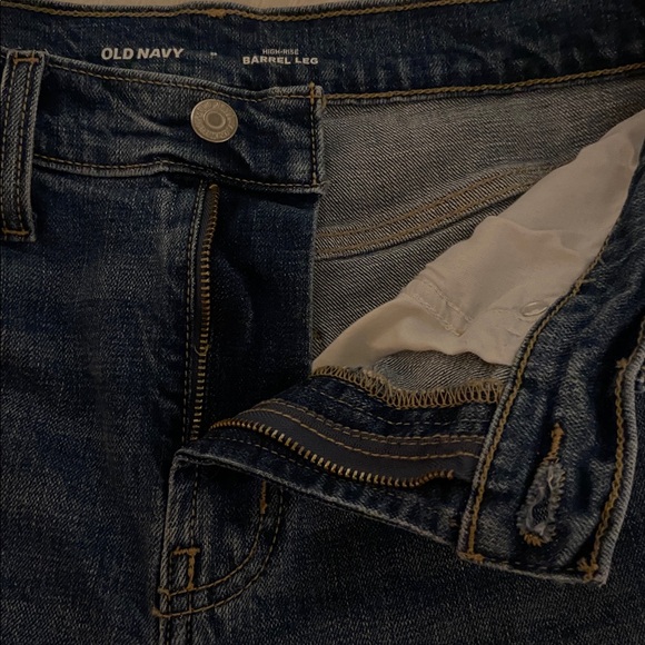 Old Navy High Rise Barrel Leg Jeans - Picture 8 of 12